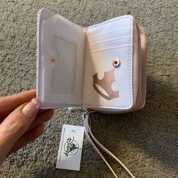 Disney Parks Princess wristlet - Picture 4 of 4